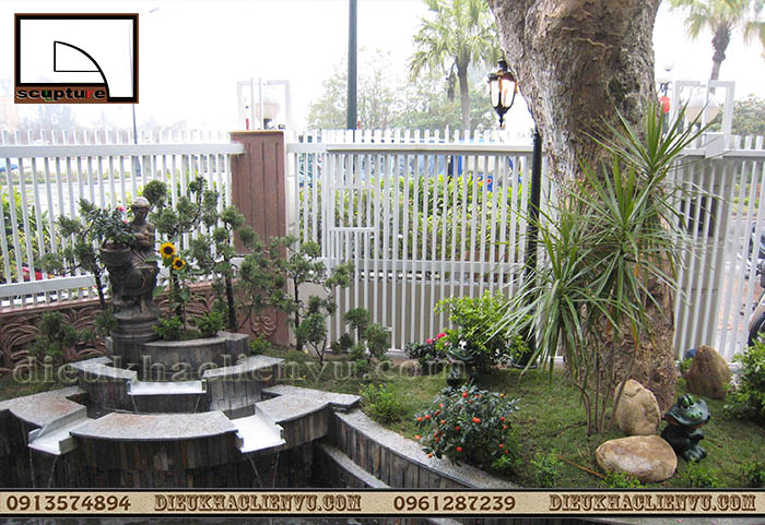 Tiểu cảnh đ&agrave;i phun nước đẹp trong g&oacute;c s&acirc;n vườn